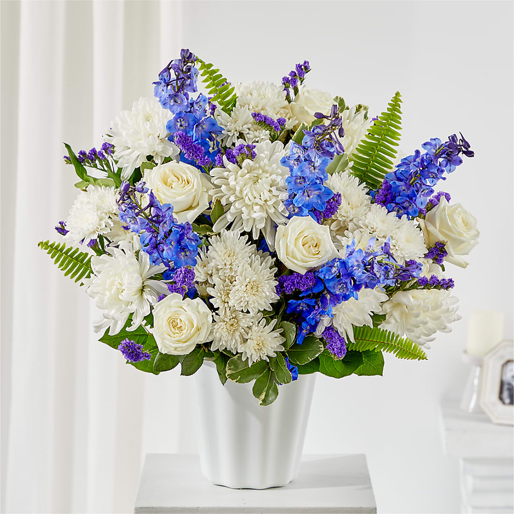 Hold Dear Tabletop Basket – Flower Garden Florist, Fort Worth TX